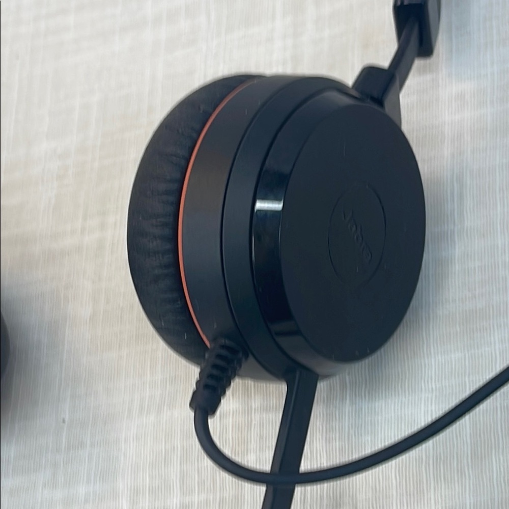 Jabra Evolve 30 II MS Wired Stereo Headset - Picture 4 of 9